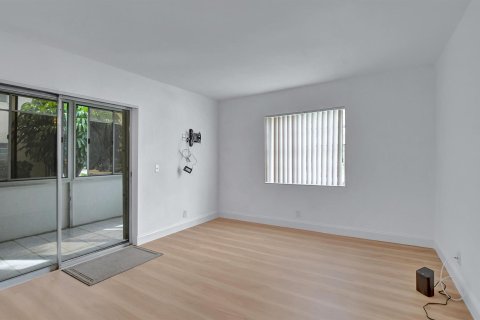 Condo in Delray Beach, Florida, 2 bedrooms  № 2353043 - photo 23