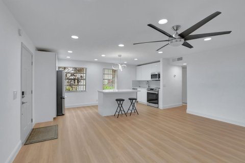 Condo in Delray Beach, Florida, 2 bedrooms  № 2353043 - photo 9