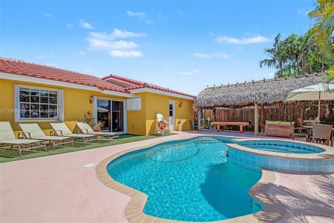 Дом в Катлер-Бей, Флорида 3 спальни, 110.83м2 № 2052154