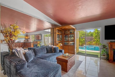 Купить виллу или дом в Катлер-Бей, Флорида 3 спальни, 110.83м2, № 2052154 - фото 12