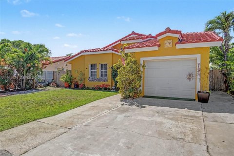 Купить виллу или дом в Катлер-Бей, Флорида 3 спальни, 110.83м2, № 2052154 - фото 6