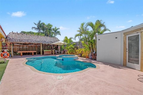 Купить виллу или дом в Катлер-Бей, Флорида 3 спальни, 110.83м2, № 2052154 - фото 27