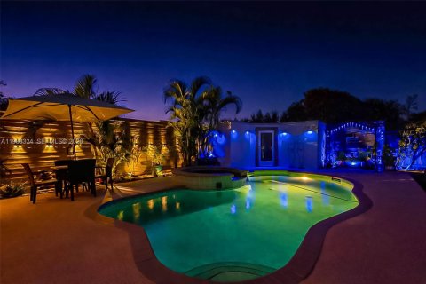 Купить виллу или дом в Катлер-Бей, Флорида 3 спальни, 110.83м2, № 2052154 - фото 2