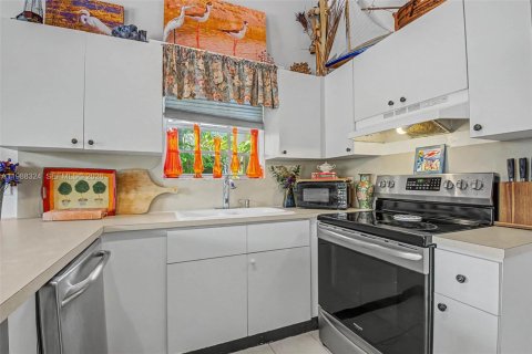 Купить виллу или дом в Катлер-Бей, Флорида 3 спальни, 110.83м2, № 2052154 - фото 10