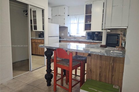 Apartment in Pompano Beach, Florida 355.35 sq.m. № 1956206 - photo 5