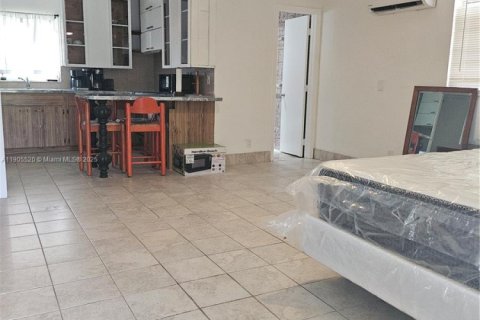 Apartment in Pompano Beach, Florida 355.35 sq.m. № 1956206 - photo 2