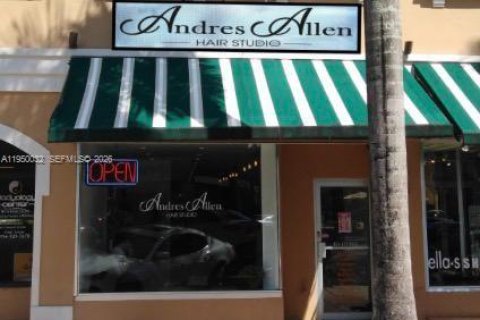 Commercial property in Hollywood, Florida № 2153060 - photo 4