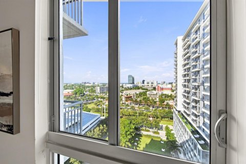 Condo in West Palm Beach, Florida, 2 bedrooms  № 2422323 - photo 13