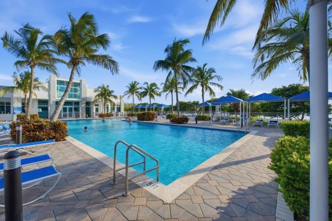 Condo in West Palm Beach, Florida, 2 bedrooms  № 2422323 - photo 17