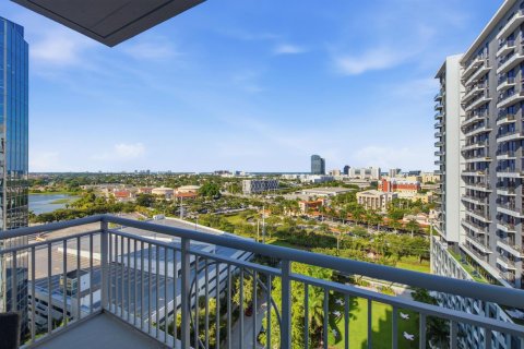 Condo in West Palm Beach, Florida, 2 bedrooms  № 2422323 - photo 24