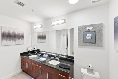 Condo in West Palm Beach, Florida, 2 bedrooms  № 2422323 - photo 7