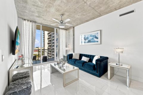 Condo in West Palm Beach, Florida, 2 bedrooms № 2422323
