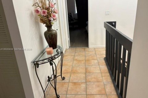 Adosado en venta en Miami, Florida, 3 dormitorios, 166.11 m2 № 2085837 - foto 12