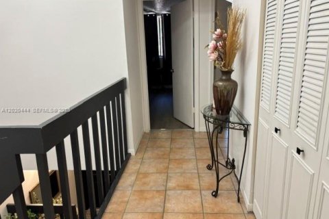 Adosado en venta en Miami, Florida, 3 dormitorios, 166.11 m2 № 2085837 - foto 14