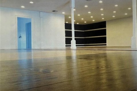 Propiedad comercial en alquiler en Tampa, Florida, 222.97 m2 № 1675631 - foto 9