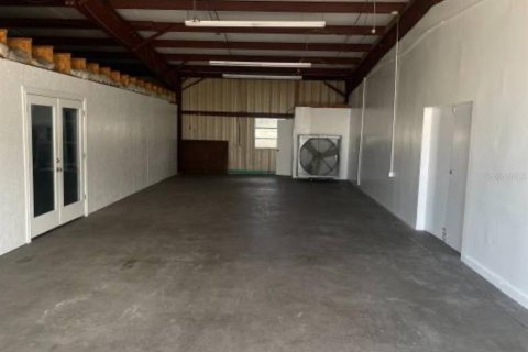 Propiedad comercial en alquiler en Tampa, Florida, 222.97 m2 № 1675631 - foto 12