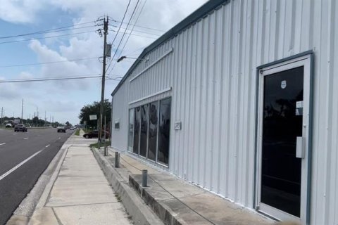 Propiedad comercial en alquiler en Tampa, Florida, 222.97 m2 № 1675631 - foto 2