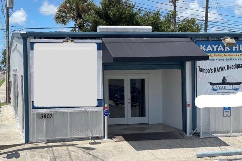 Propiedad comercial en alquiler en Tampa, Florida, 222.97 m2 № 1675631 - foto 1