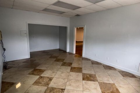 Propiedad comercial en alquiler en Tampa, Florida, 222.97 m2 № 1675631 - foto 4