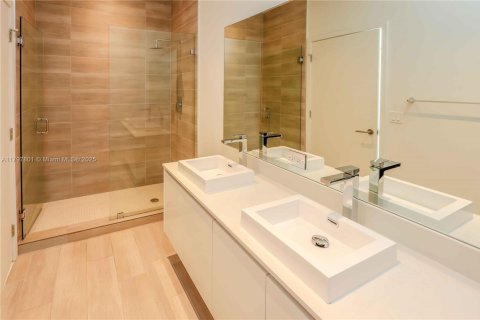 Copropriété à vendre à Miami, Floride: 2 chambres, 117.34 m2 № 1697514 - photo 13