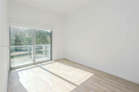 Copropriété à vendre à Miami, Floride: 2 chambres, 117.34 m2 № 1697514 - photo 10