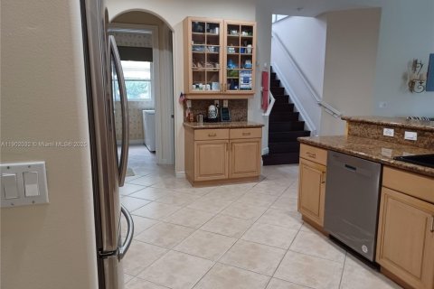 House in Coral Springs, Florida 5 bedrooms, 349.03 sq.m. № 1953064 - photo 16