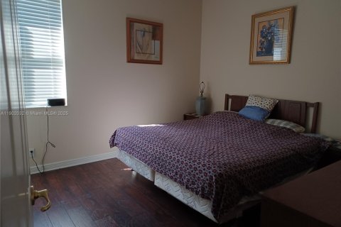 House in Coral Springs, Florida 5 bedrooms, 349.03 sq.m. № 1953064 - photo 28