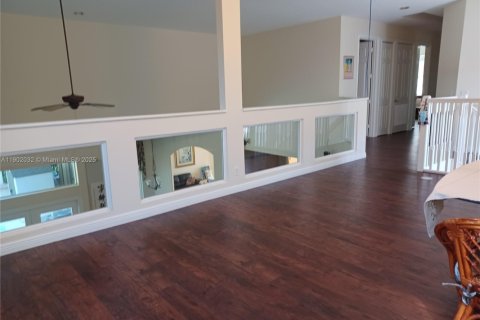 House in Coral Springs, Florida 5 bedrooms, 349.03 sq.m. № 1953064 - photo 19