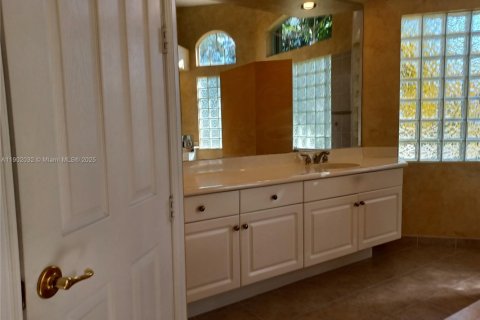 House in Coral Springs, Florida 5 bedrooms, 349.03 sq.m. № 1953064 - photo 12