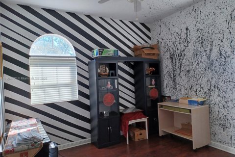 House in Coral Springs, Florida 5 bedrooms, 349.03 sq.m. № 1953064 - photo 24