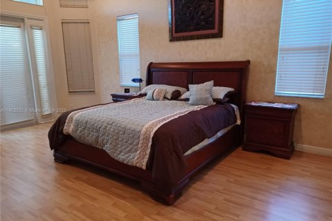 House in Coral Springs, Florida 5 bedrooms, 349.03 sq.m. № 1953064 - photo 8