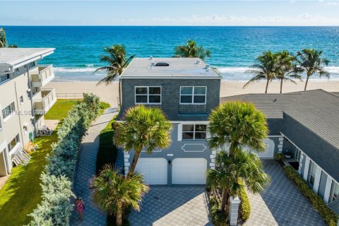 Townhouse in Hillsboro Beach, Florida 4 bedrooms, 213.68 sq.m. № 2040013