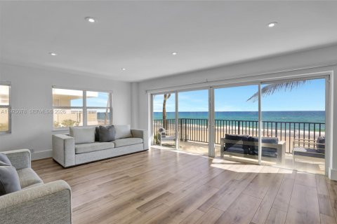 Townhouse in Hillsboro Beach, Florida 4 bedrooms, 213.68 sq.m. № 2040013 - photo 29