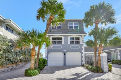 Townhouse in Hillsboro Beach, Florida 4 bedrooms, 213.68 sq.m. № 2040013 - photo 6