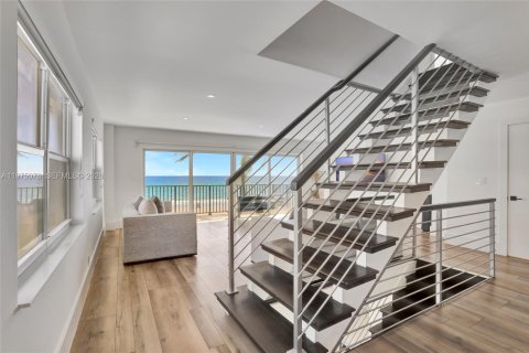 Townhouse in Hillsboro Beach, Florida 4 bedrooms, 213.68 sq.m. № 2040013 - photo 27