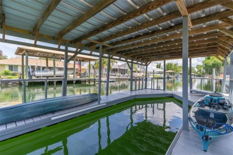 House in Crystal River, Florida 3 bedrooms, 149.76 sq.m. № 2110095 - photo 3
