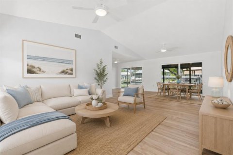 House in Crystal River, Florida 3 bedrooms, 149.76 sq.m. № 2110095 - photo 11