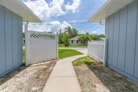 House in Crystal River, Florida 3 bedrooms, 149.76 sq.m. № 2110095 - photo 10