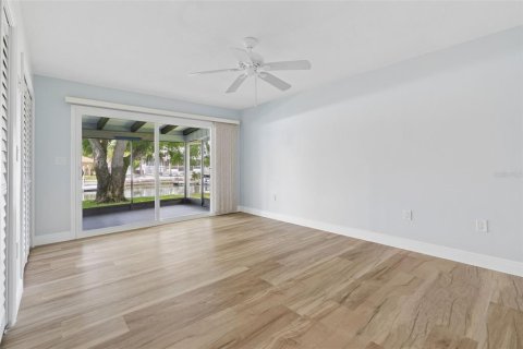 House in Crystal River, Florida 3 bedrooms, 149.76 sq.m. № 2110095 - photo 22