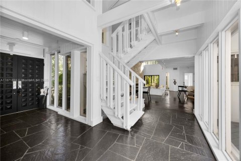 Купить виллу или дом в Корал-Гейблс, Флорида 4 спальни, 464.98м2, № 1978464 - фото 10