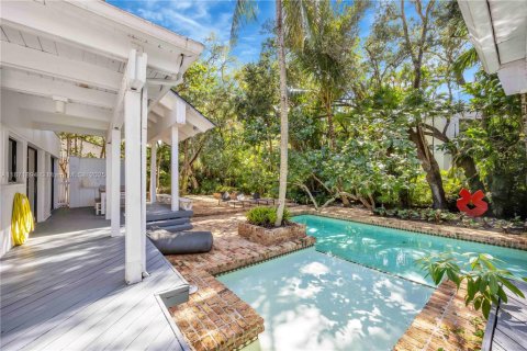 Купить виллу или дом в Корал-Гейблс, Флорида 4 спальни, 464.98м2, № 1978464 - фото 2