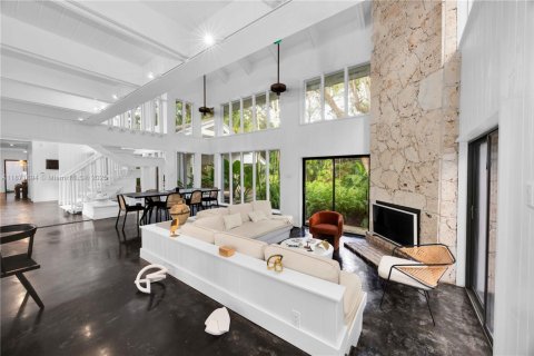 Купить виллу или дом в Корал-Гейблс, Флорида 4 спальни, 464.98м2, № 1978464 - фото 12