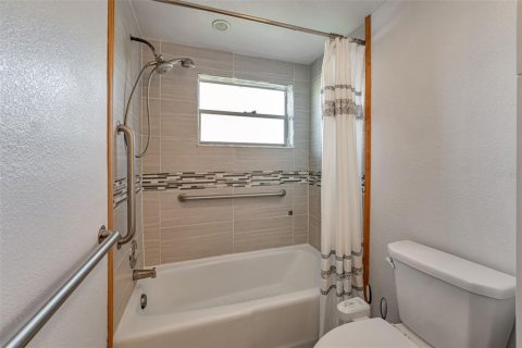House in Altamonte Springs, Florida 2 bedrooms, 149.76 sq.m. № 1733602 - photo 16