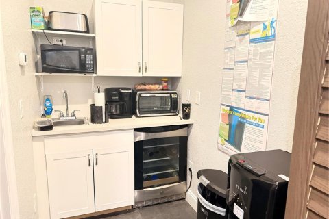 Commercial property in Palm Harbor, Florida 675.12 sq.m. № 1906197 - photo 20