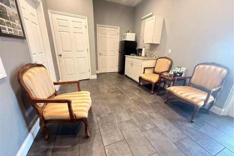 Commercial property in Palm Harbor, Florida 675.12 sq.m. № 1906197 - photo 9