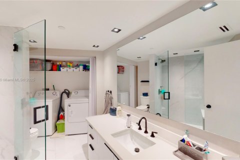 Copropriété à vendre à Aventura, Floride: 3 chambres, 170.94 m2 № 1710162 - photo 17