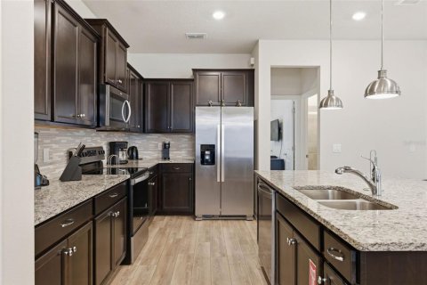 Casa en venta en Davenport, Florida, 5 dormitorios, 231.88 m2 № 2096143 - foto 12