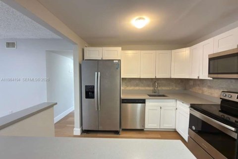 Copropriété à louer à Deerfield Beach, Floride: 2 chambres, 119.84 m2 № 2045481 - photo 4