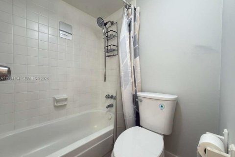 Copropriété à louer à Deerfield Beach, Floride: 2 chambres, 119.84 m2 № 2045481 - photo 12