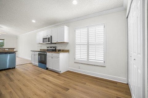 House in Vero Beach, Florida 3 bedrooms, 151.24 sq.m. № 2087502 - photo 8